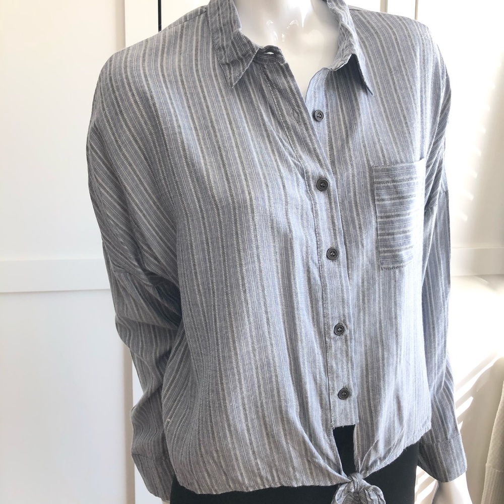 Grey chambray striped front button tie long sleeve